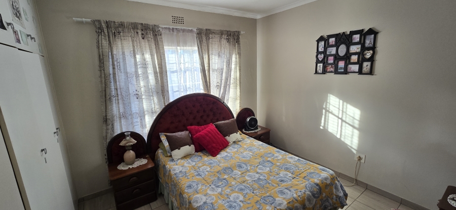 4 Bedroom Property for Sale in Geelhoutpark North West